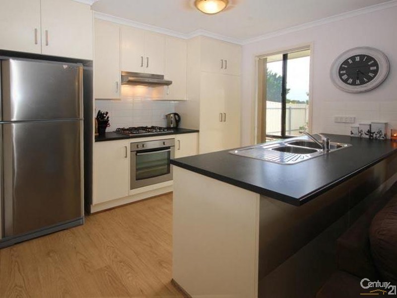 1 Gunn Close, Morphett Vale SA 5162