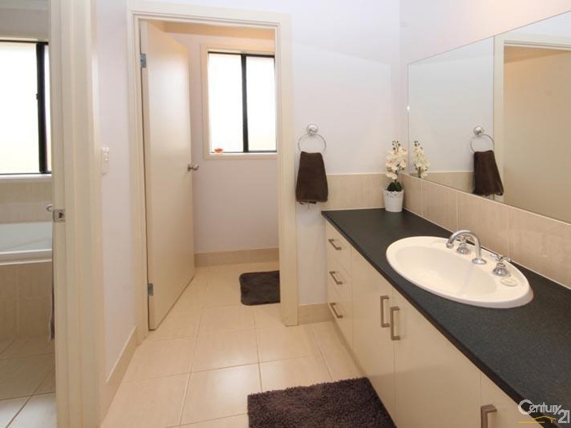 1 Gunn Close, Morphett Vale SA 5162