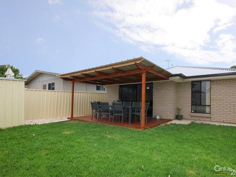 1 Gunn Close, Morphett Vale SA 5162