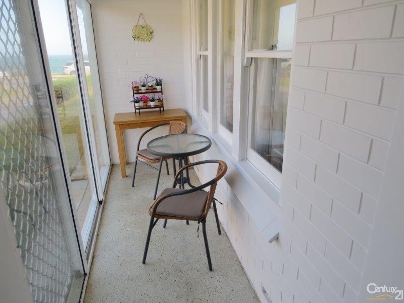 2/38 Esplanade, Christies Beach SA 5165