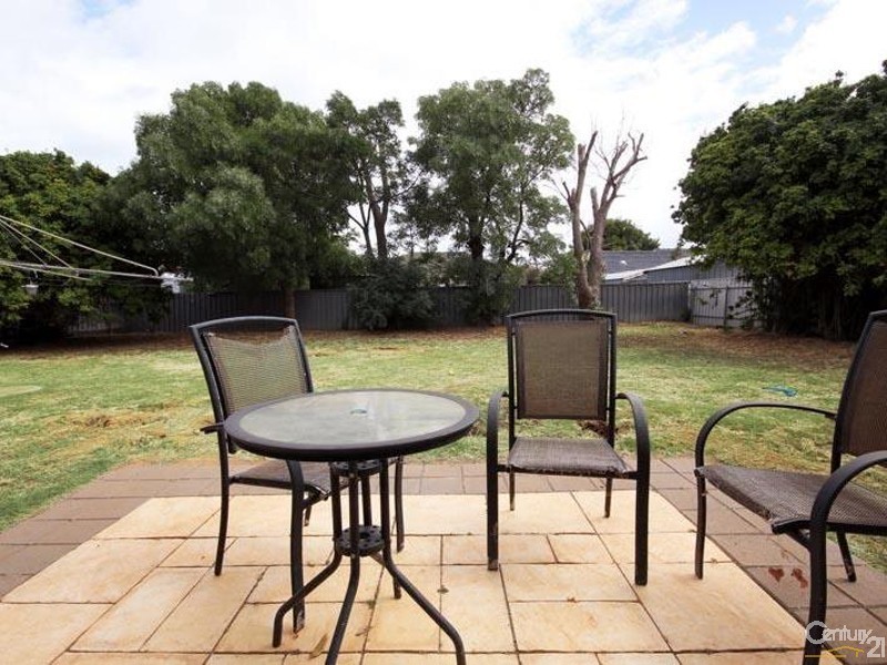 31 Sandery Avenue, Seacombe Gardens SA 5047
