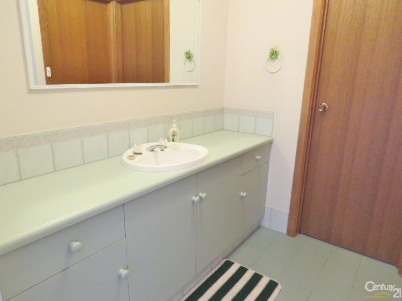 12 Arnold Drive, Mitchell Park SA 5043