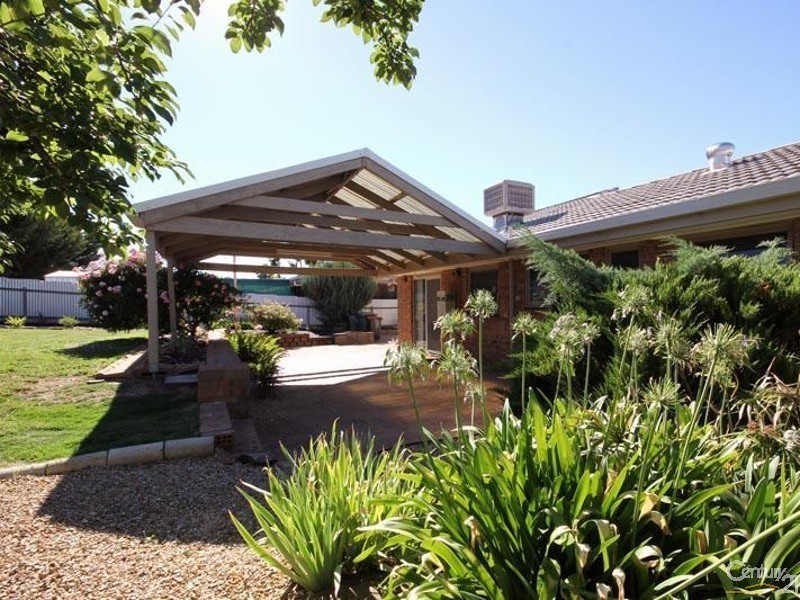 3 Kingsbridge Drive, Morphett Vale SA 5162
