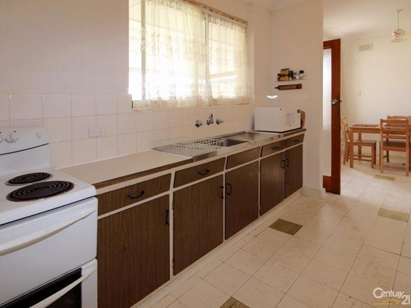 15 Vernon Crescent, Port Noarlunga South SA 5167