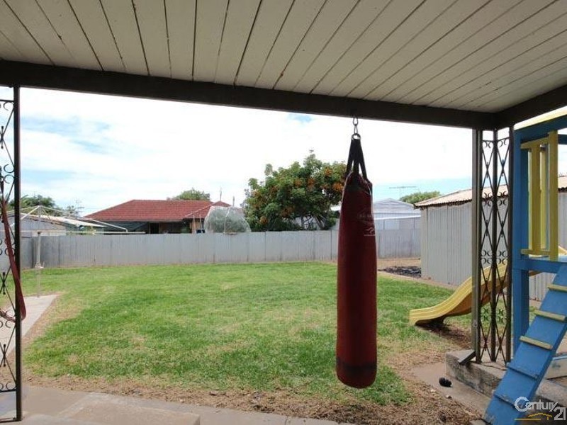 15 Vernon Crescent, Port Noarlunga South SA 5167