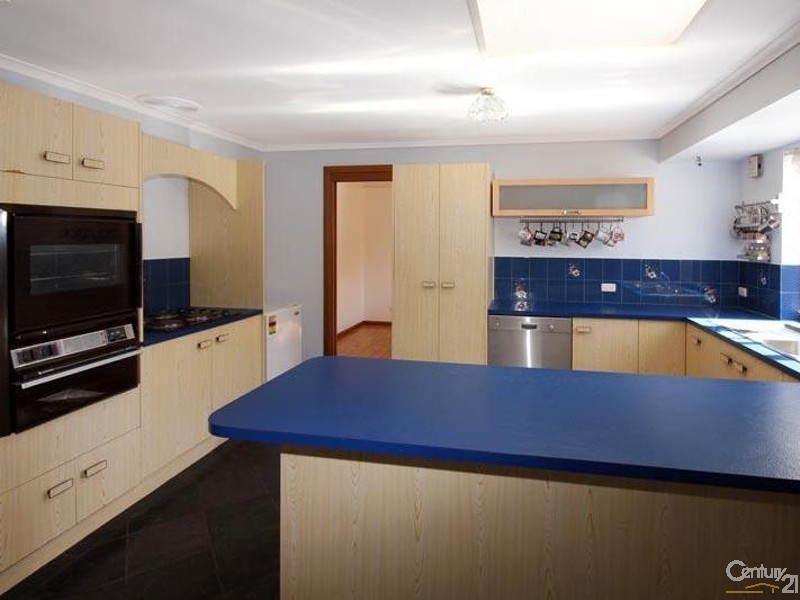 6 Crossing Road, Aberfoyle Park SA 5159