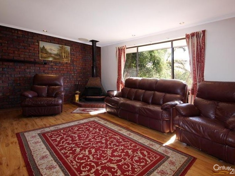 6 Crossing Road, Aberfoyle Park SA 5159