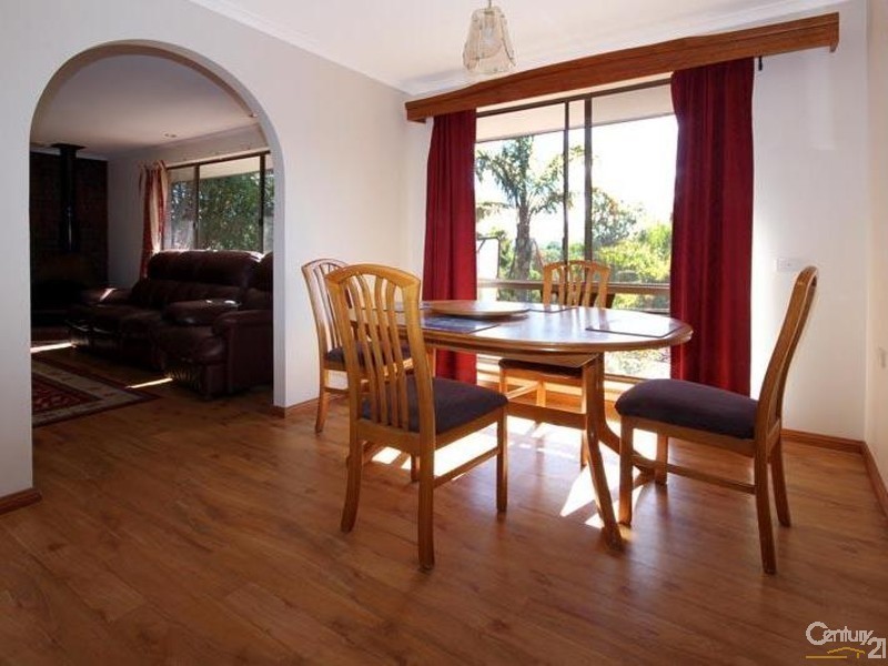 6 Crossing Road, Aberfoyle Park SA 5159