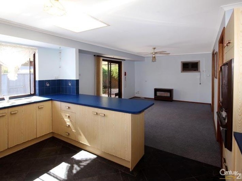 6 Crossing Road, Aberfoyle Park SA 5159