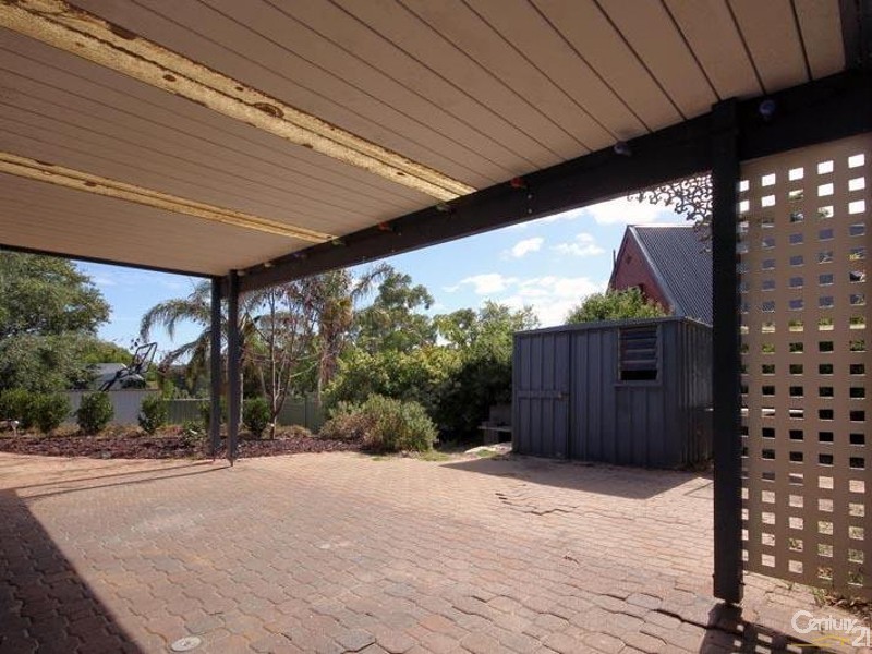 6 Crossing Road, Aberfoyle Park SA 5159