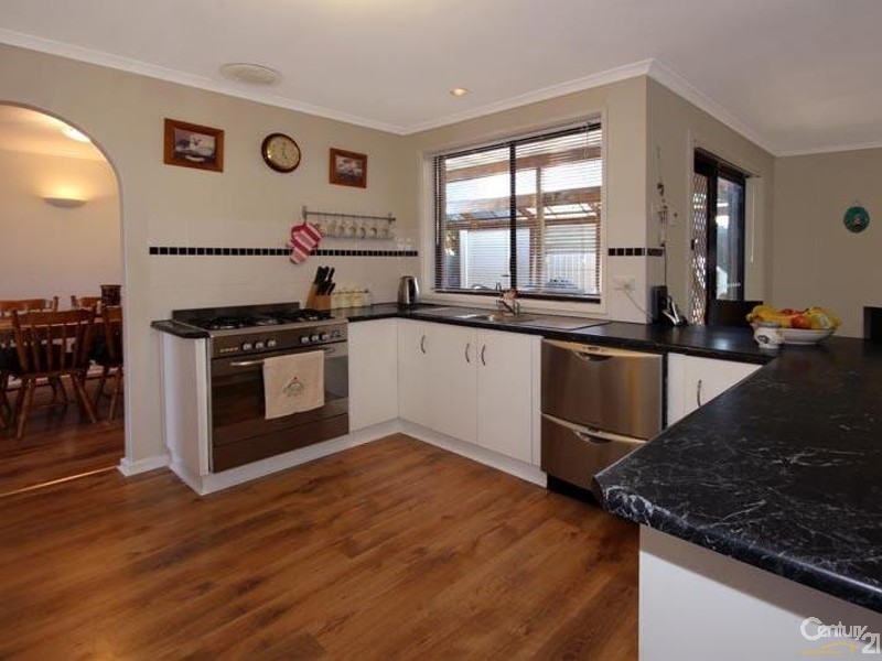 5 Buttercup Grove, Morphett Vale SA 5162