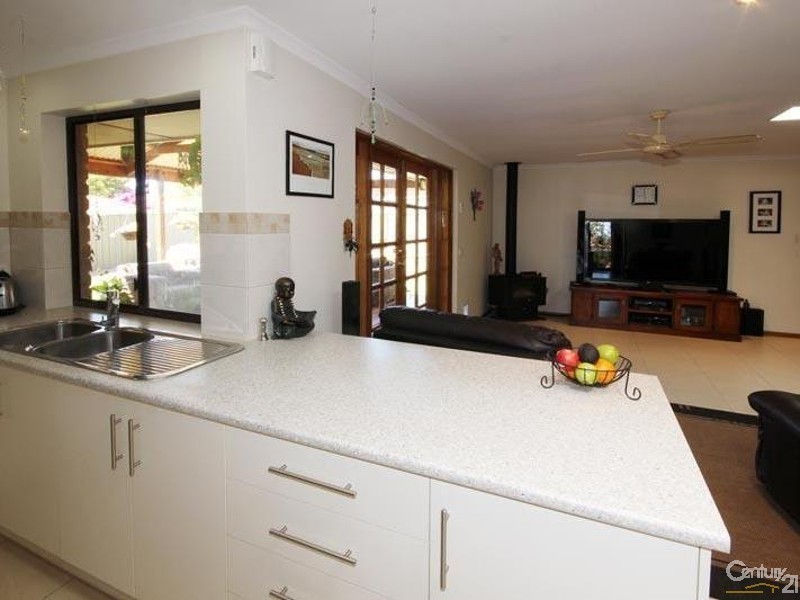 12 Goodrington Way, Moana SA 5169