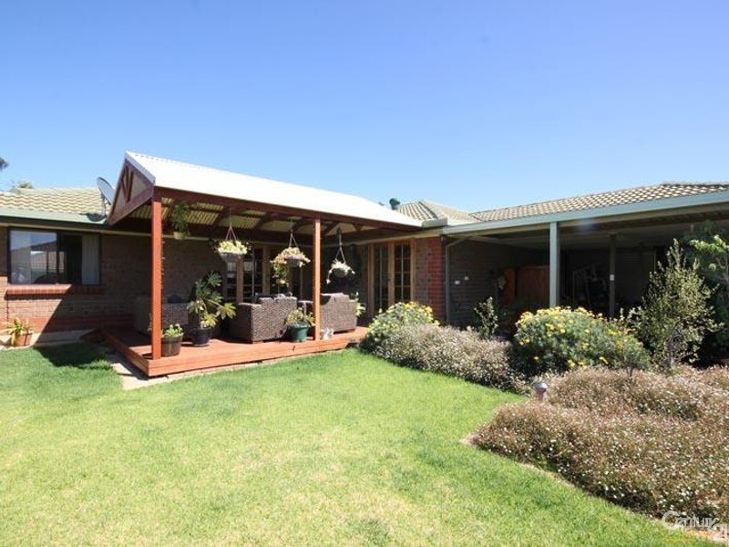 12 Goodrington Way, Moana SA 5169