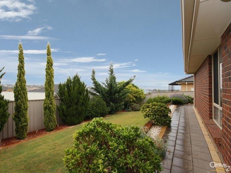 5 Tennyson Drive, Seaford Rise SA 5169