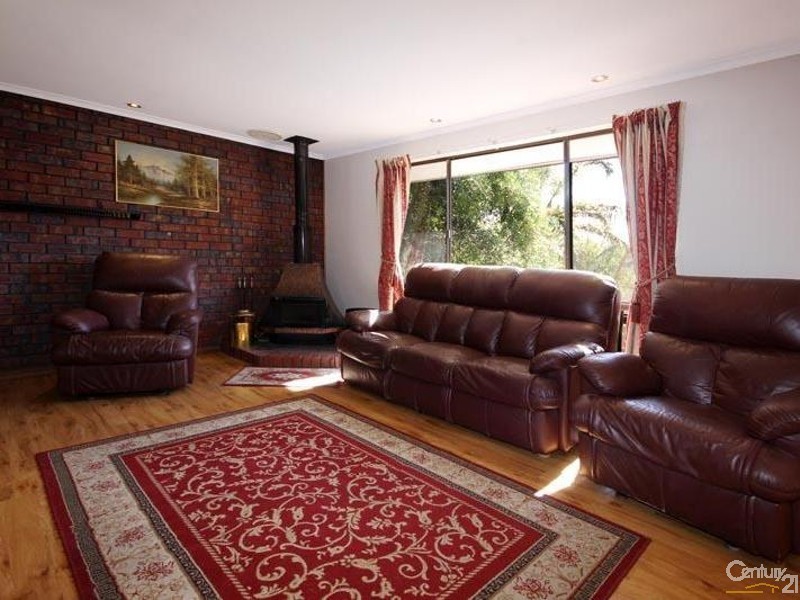 6 Crossing Road, Aberfoyle Park SA 5159