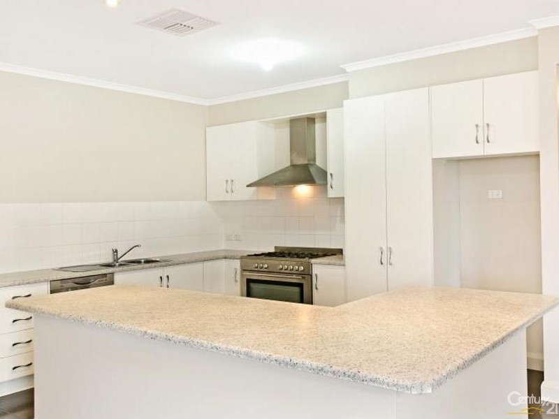 4 Sylvan Circuit, Noarlunga Downs SA 5168