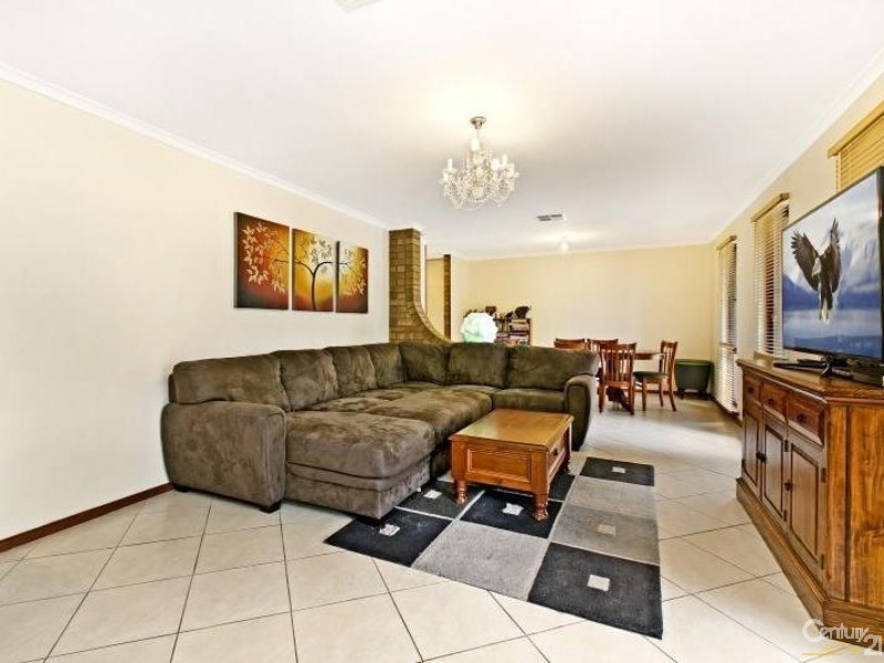 15 Nannigai Drive, Hallett Cove SA 5158