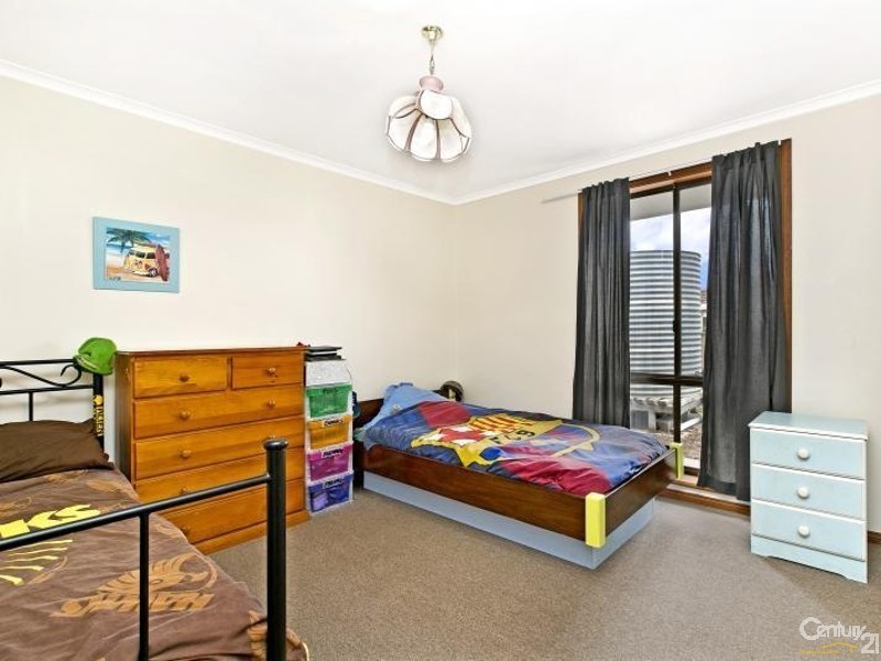 15 Nannigai Drive, Hallett Cove SA 5158