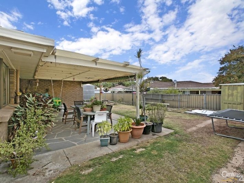 15 Nannigai Drive, Hallett Cove SA 5158