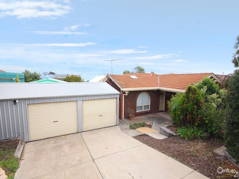3 Madeline Crescent, Hallett Cove SA 5158