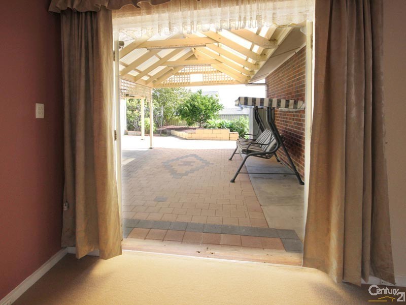 3 Madeline Crescent, Hallett Cove SA 5158