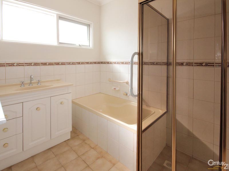 3 Madeline Crescent, Hallett Cove SA 5158