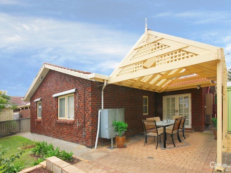 3 Madeline Crescent, Hallett Cove SA 5158