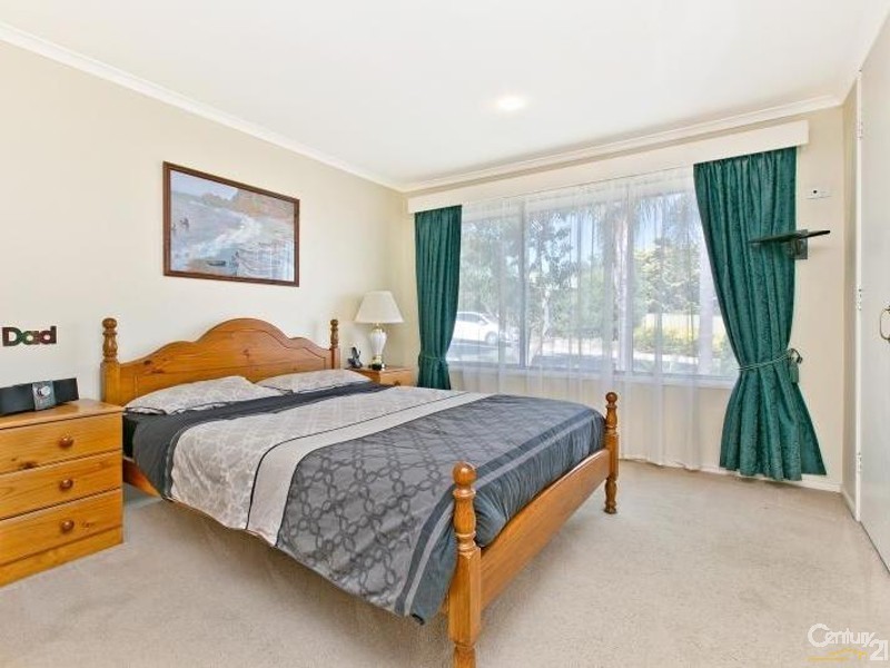 1 Dobell Court, Trott Park SA 5158