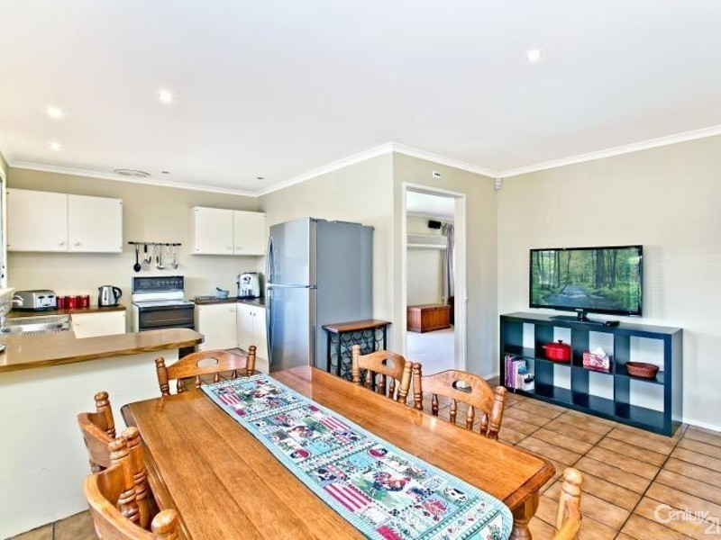 1 Dobell Court, Trott Park SA 5158