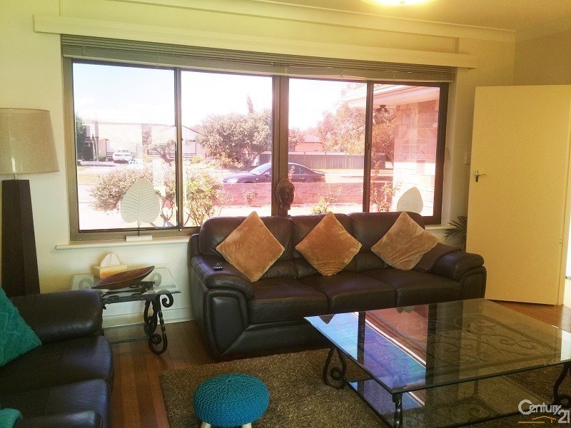 15 Vernon Cres, Port Noarlunga South SA 5167