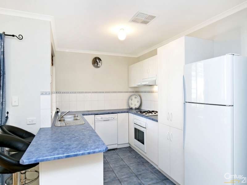 16 Hartland Avenue, Christie Downs SA 5164