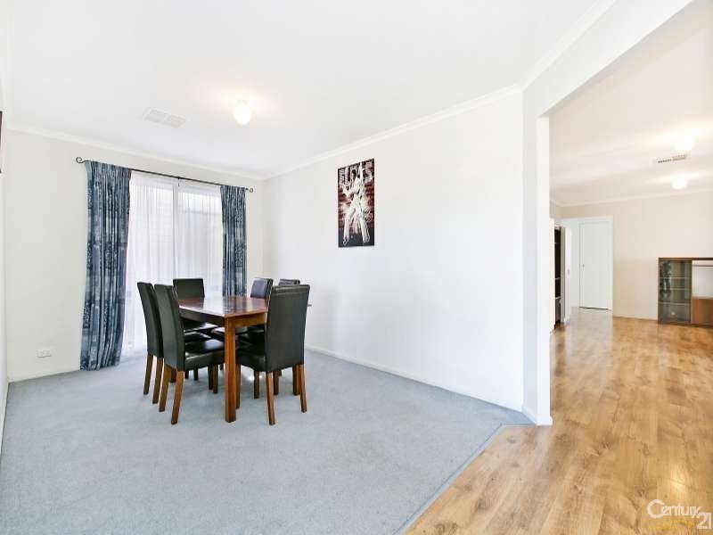 16 Hartland Avenue, Christie Downs SA 5164