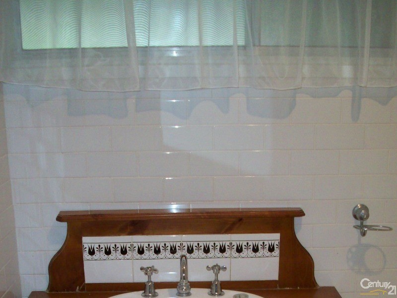 52 Regency Rd, Happy Valley SA 5159