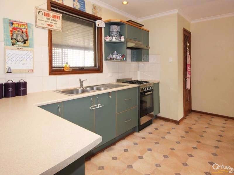 9 Simeon Crescent, Morphett Vale SA 5162