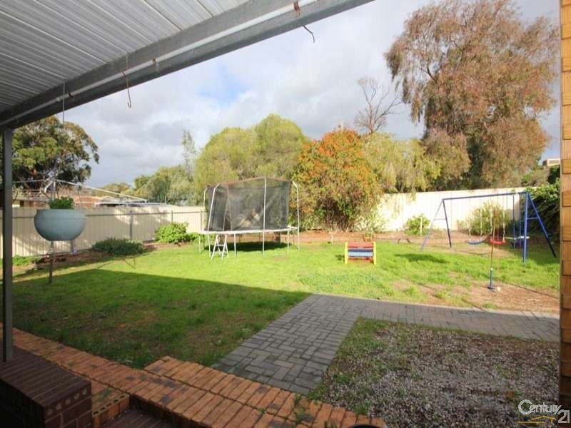 9 Simeon Crescent, Morphett Vale SA 5162