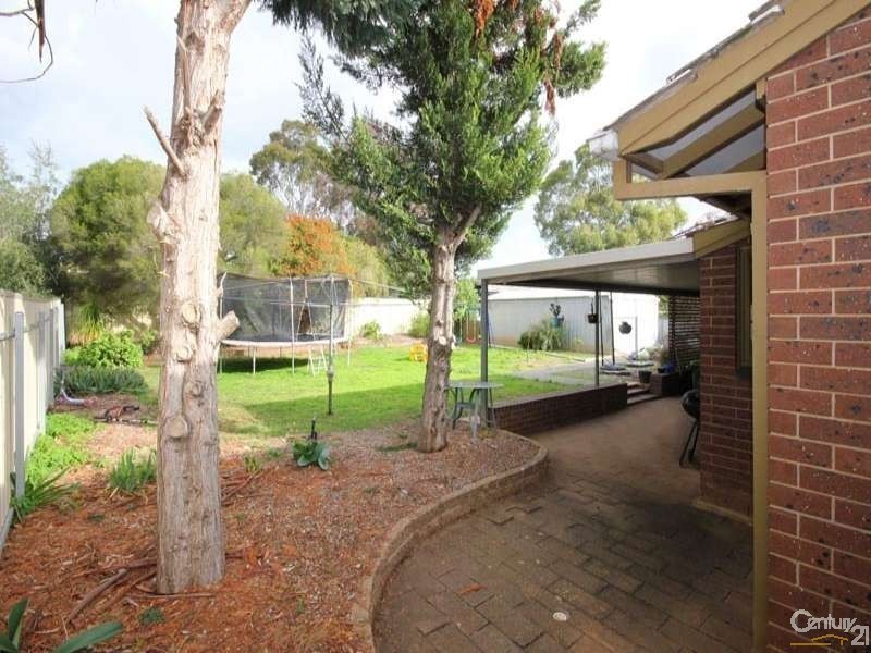 9 Simeon Crescent, Morphett Vale SA 5162