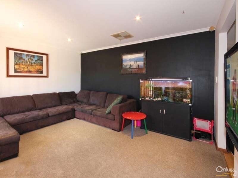 11 Brooks Circuit, Woodcroft SA 5162