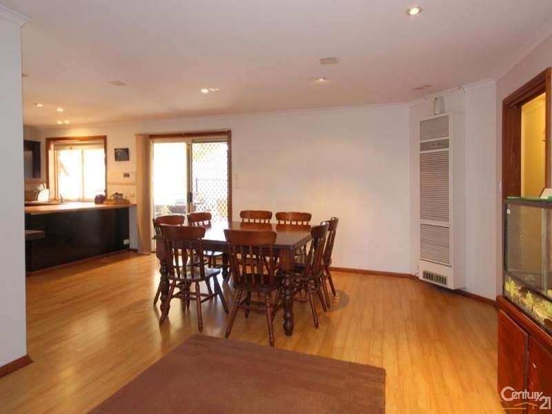 11 Brooks Circuit, Woodcroft SA 5162