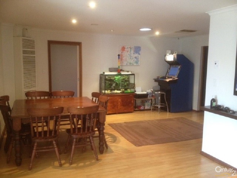 11 Brooks Circuit, Woodcroft SA 5162