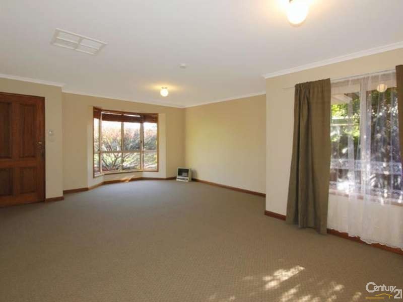 8 Seaspray Court, Seaford Rise SA 5169