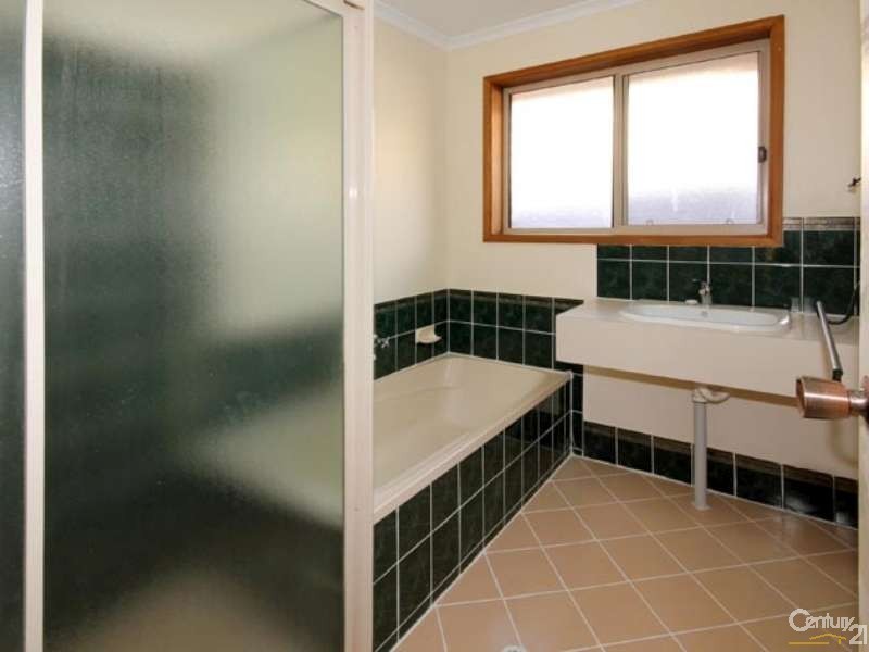 8 Seaspray Court, Seaford Rise SA 5169