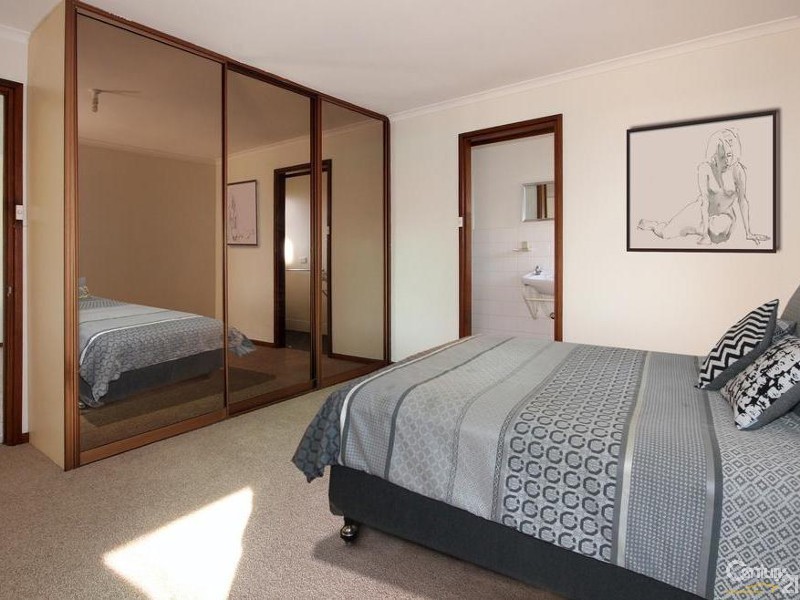 19 Simeon Crescent, Morphett Vale SA 5162