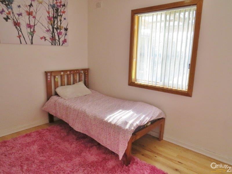 19 Vincent St, Christies Beach SA 5165