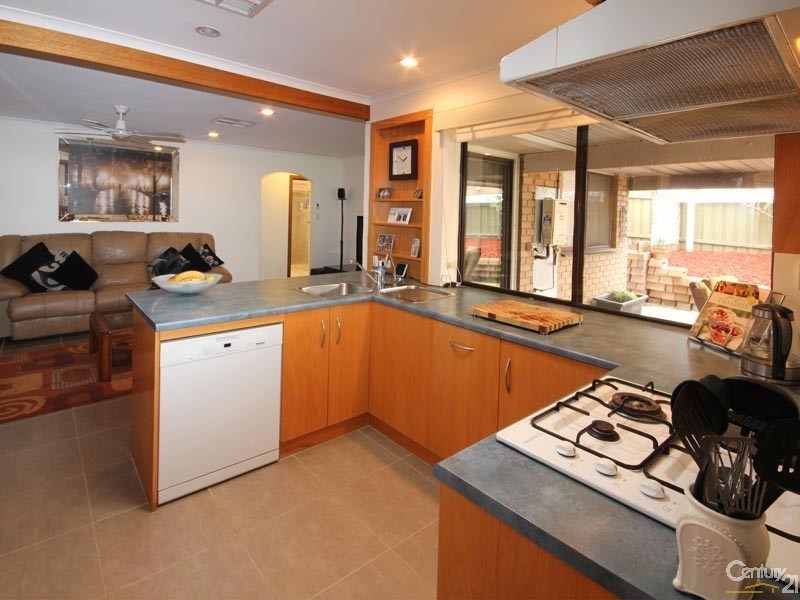 10 Rubin Crescent, Happy Valley SA 5159