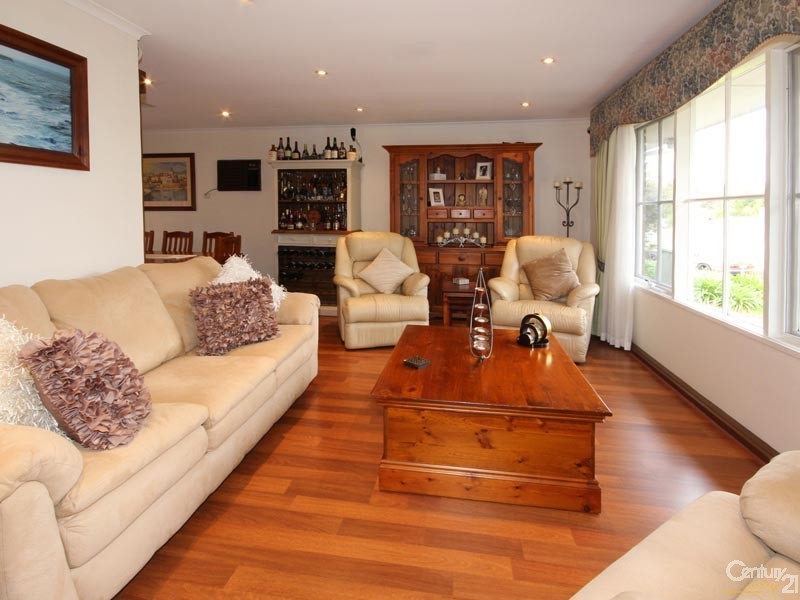 10 Rubin Crescent, Happy Valley SA 5159