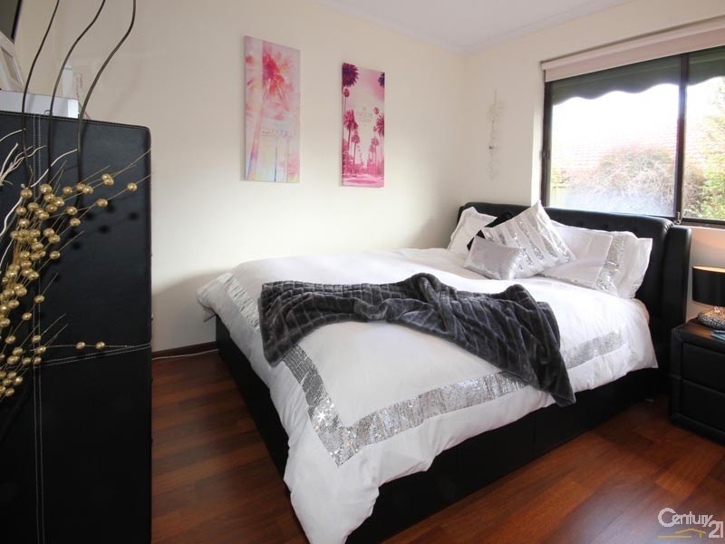 10 Rubin Crescent, Happy Valley SA 5159