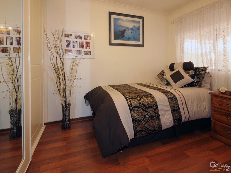 10 Rubin Crescent, Happy Valley SA 5159