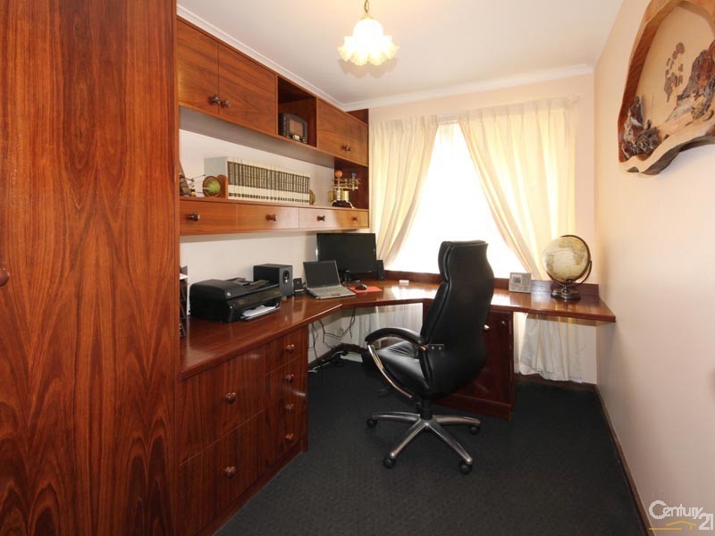 10 Rubin Crescent, Happy Valley SA 5159