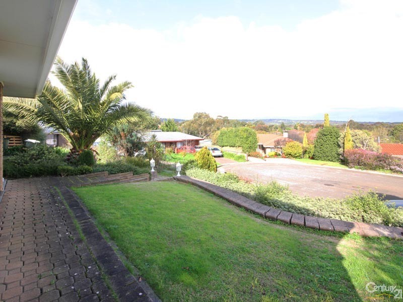 10 Rubin Crescent, Happy Valley SA 5159