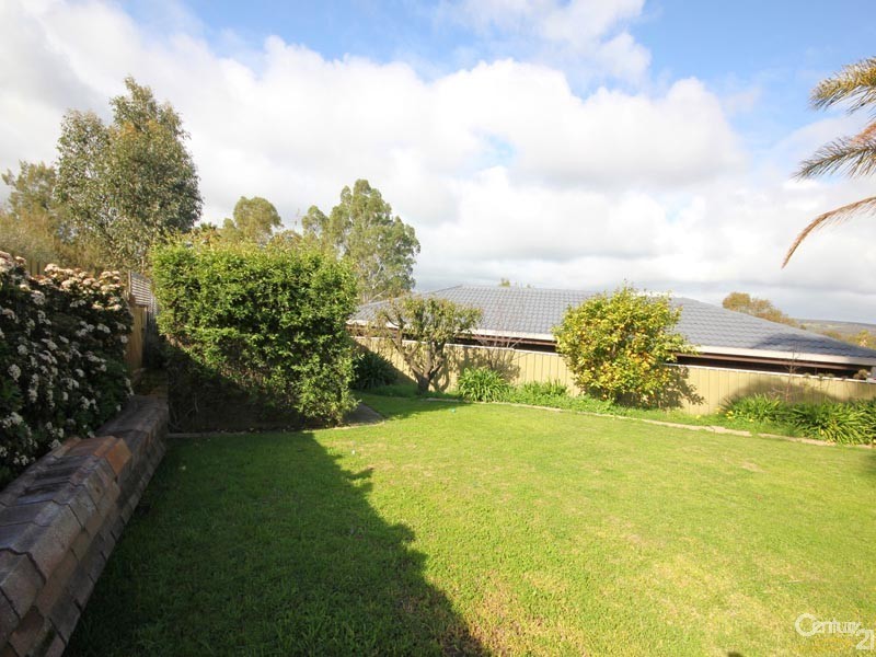 10 Rubin Crescent, Happy Valley SA 5159